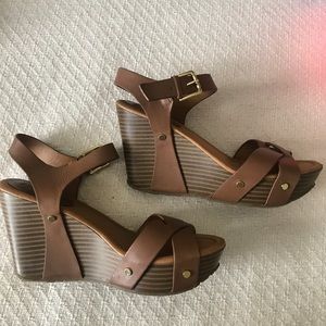 cute brown wedges!!!